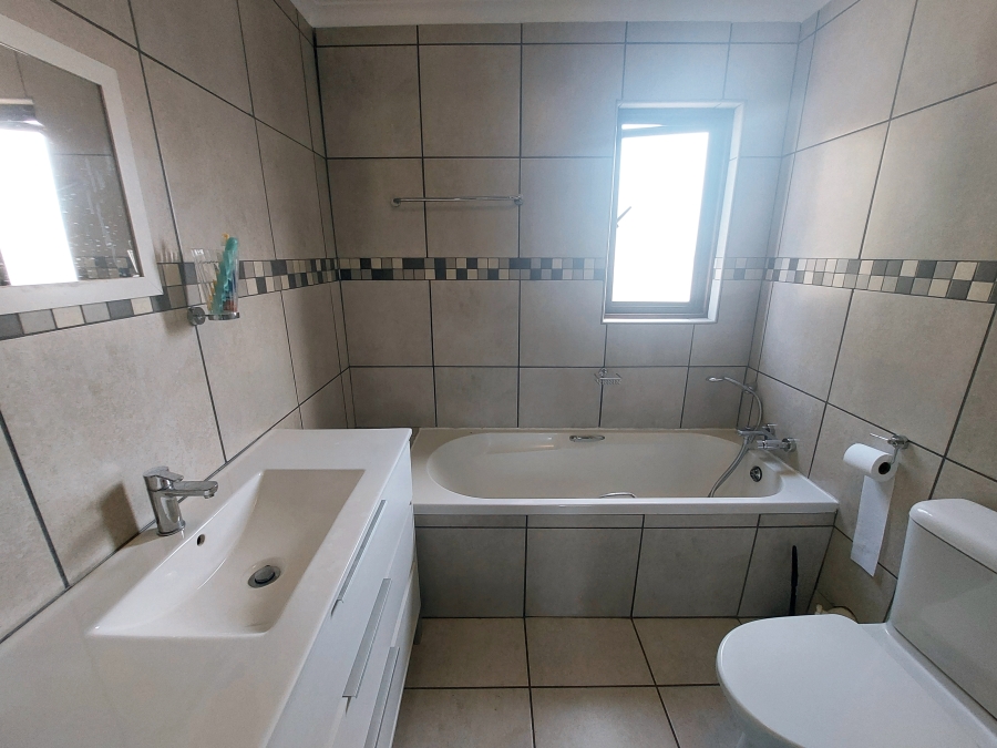 3 Bedroom Property for Sale in Heatherlands Western Cape